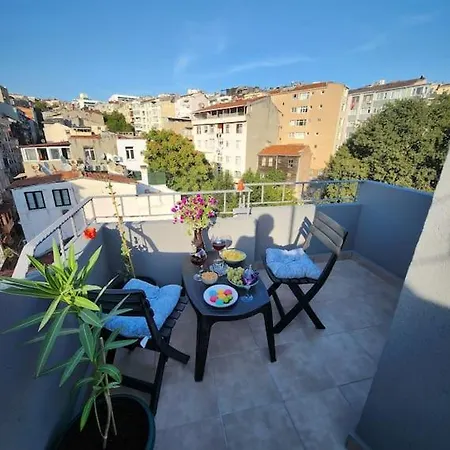 Taksim Private Terrace Close To Antique Store Galata Port Cihangir Istanbul