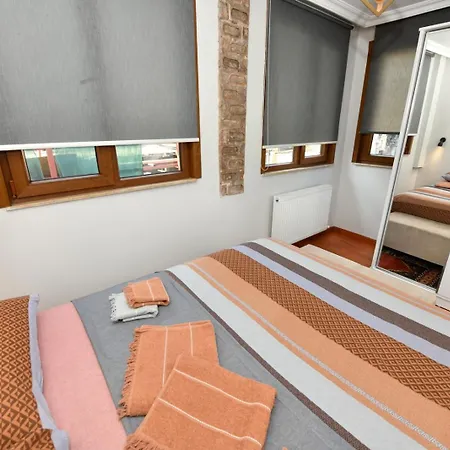 Taksim Private Terrace Close To Antique Store Galata Port Cihangir