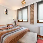 Taksim Private Terrace Close To Antique Store Galata Port Cihangir Istanbul