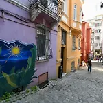 Taksim Private Terrace Close To Antique Store Galata Port Cihangir * Istanbul