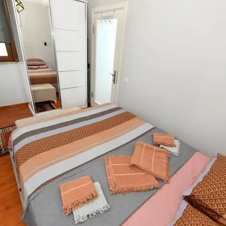 Taksim Private Terrace Close To Antique Store Galata Port Cihangir Apartment