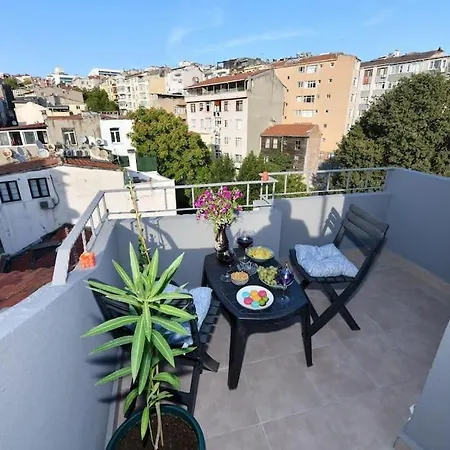 Taksim Private Terrace Close To Antique Store Galata Port Cihangir Appartement Istambul
